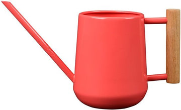 Burgon & Ball binnengieter 0,7 liter van metaal met beukenhouten handvat, koraalroze