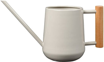 Burgon & Ball binnengieter 0,7 liter van metaal met beukenhouten handvat in kleur Mushroom